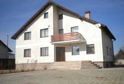 Teren de 1500 mp, în Stupini