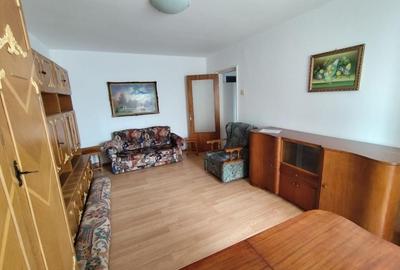 Apartament cu 3 camere decomandat, mobilat în 8 Martie