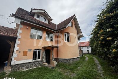 Casă cu 4 camere cu Teren 210 Mp în Central - 2