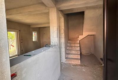 Casă cu 5 camere cu Teren 320 Mp în Central