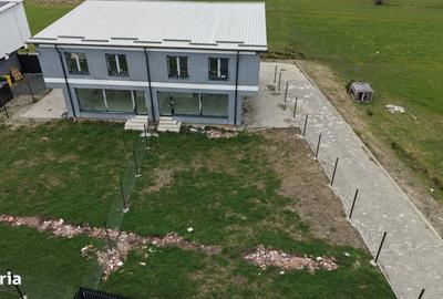 Casă cu 4 camere în Rășinari - 1