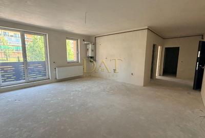 Apartament cu 4 camere semidecomandat în Chinteni