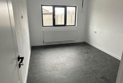 Casă cu 2 camere cu Teren 370 Mp în Ișalnița - 3
