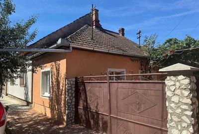 Casă cu 7 camere cu Teren 2156 Mp în Aradul Nou