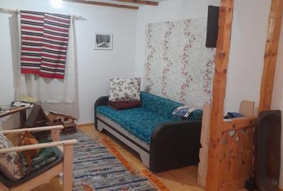 Casă cu 3 camere cu Teren 850 Mp în Central