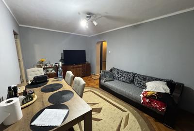 Apartament cu 3 camere decomandat, mobilat în Gării