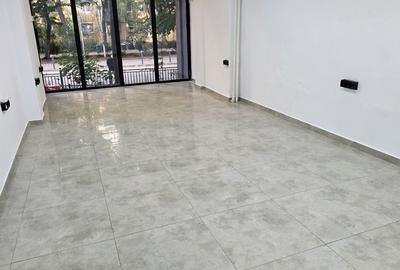 Spațiu comercial, de 45 mp, în Central