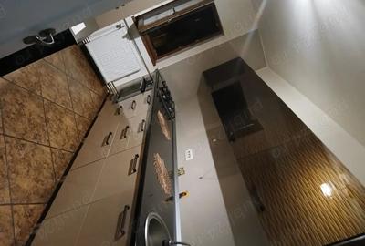 Apartament cu 4 camere în Central - 1