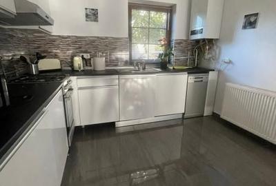Casă cu 4 camere cu Teren 200 Mp în Central