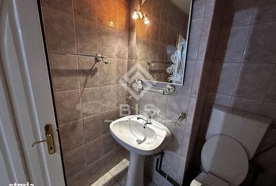 Apartament cu 4 camere semidecomandat în Central