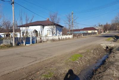 Casă cu 6 camere cu Teren 1300 Mp în Spătărei - 9