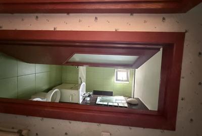 Apartament cu 2 camere decomandat în Precista