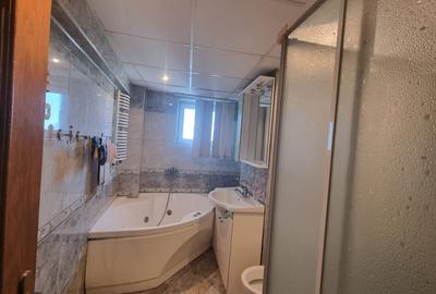 Apartament cu 3 camere decomandat în Narcisa - 7