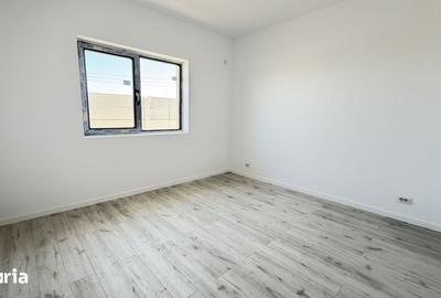 Casă cu 4 camere cu Teren 350 Mp în Clinceni
