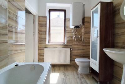 Apartament cu 2 camere semidecomandat în Ultracentral