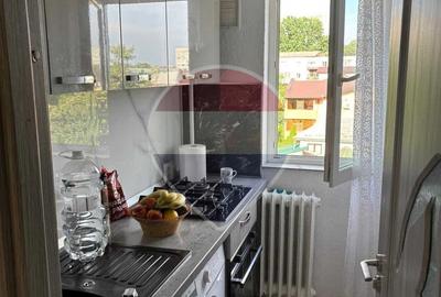 Apartament cu 3 camere decomandat în Tătărași