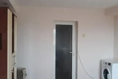 Garsonieră semidecomandată în CET - 3