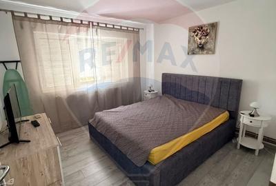 Apartament cu 2 camere decomandat în 1 Mai