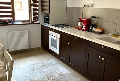 Apartament cu 3 camere decomandat în Sânpetru