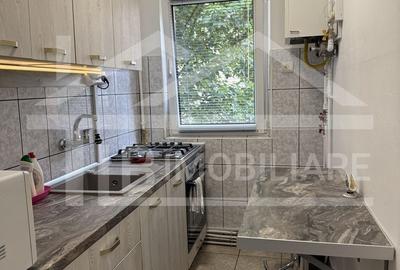 Apartament cu 3 camere semidecomandat în 7 Noiembrie - 8
