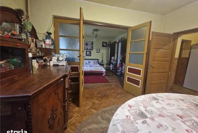 Casă cu 5 camere cu Teren 430 Mp în Central