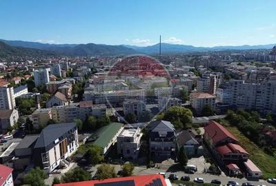 Spațiu comercial, de 1,100 mp, în Central