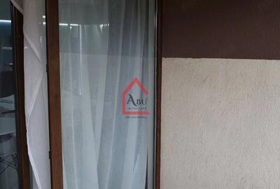 Apartament cu 2 camere semidecomandat în Filiași