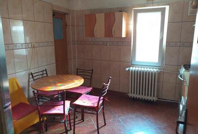Apartament cu 3 camere decomandat în Pantelimon