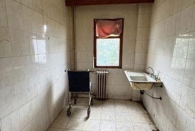 Apartament cu 3 camere semidecomandat în Zimbru