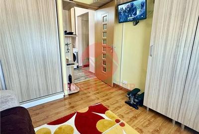 Apartament cu 2 camere decomandat în CET