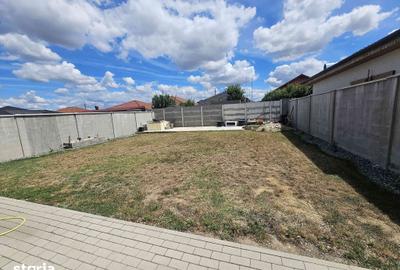 Casă cu 4 camere cu Teren 490 Mp în Sântandrei