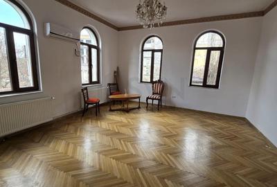 Apartament cu 3 camere circular, mobilat în Ferdinand