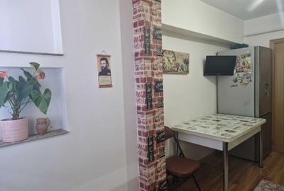 Apartament cu 2 camere decomandat în Micro 18