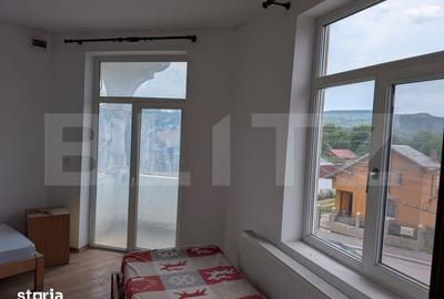 Casă cu 9 camere cu Teren 439 Mp în Central