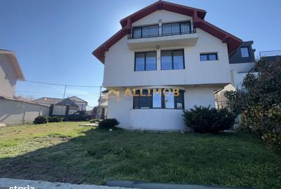 Casă cu 4 camere cu Teren 365 Mp în Central - 1