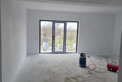 Casă cu Teren 480 Mp în Agigea