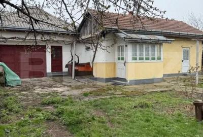 Casă cu 4 camere în Central