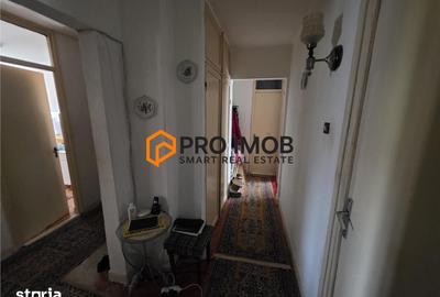 Apartament cu 4 camere decomandat în Central