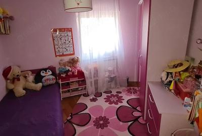 Apartament cu 4 camere decomandat în Șagului