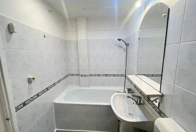 Garsonieră decomandată în Răcădău