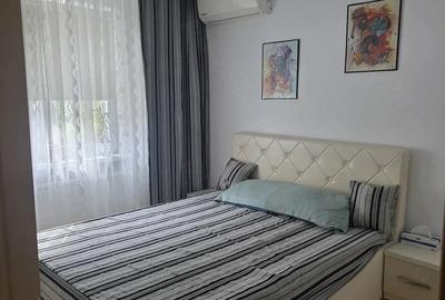 Apartament cu 3 camere semidecomandat în Fizicienilor