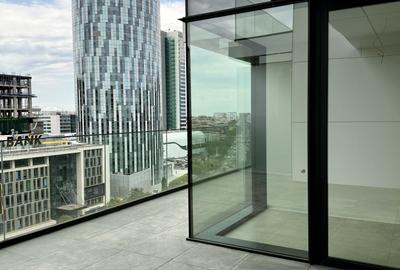 Apartament cu 4 camere semidecomandat în Floreasca