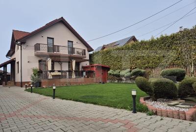Casă individuală cu 4 camere cu Canalizare în Sângeorgiu de Mureș