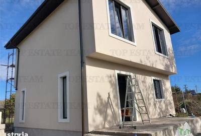 Casă cu 4 camere cu Teren 500 Mp în Central