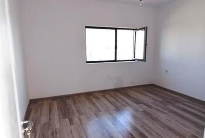 Casă cu 4 camere cu Canalizare în Central - 20