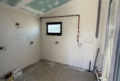 Casă cu 4 camere decomandat în Agigea - 7
