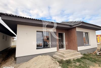 Casă cu 3 camere cu Teren 300 Mp în Sânmartin