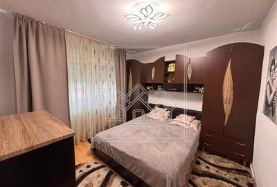 Apartament cu 2 camere decomandat, mobilat în Vasile Aaron