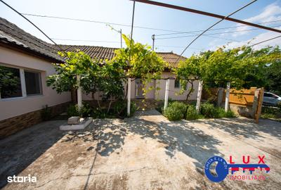 Casă cu 5 camere cu Teren 627 Mp în Sarichioi