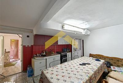 Casă cu 4 camere în Cuiaș